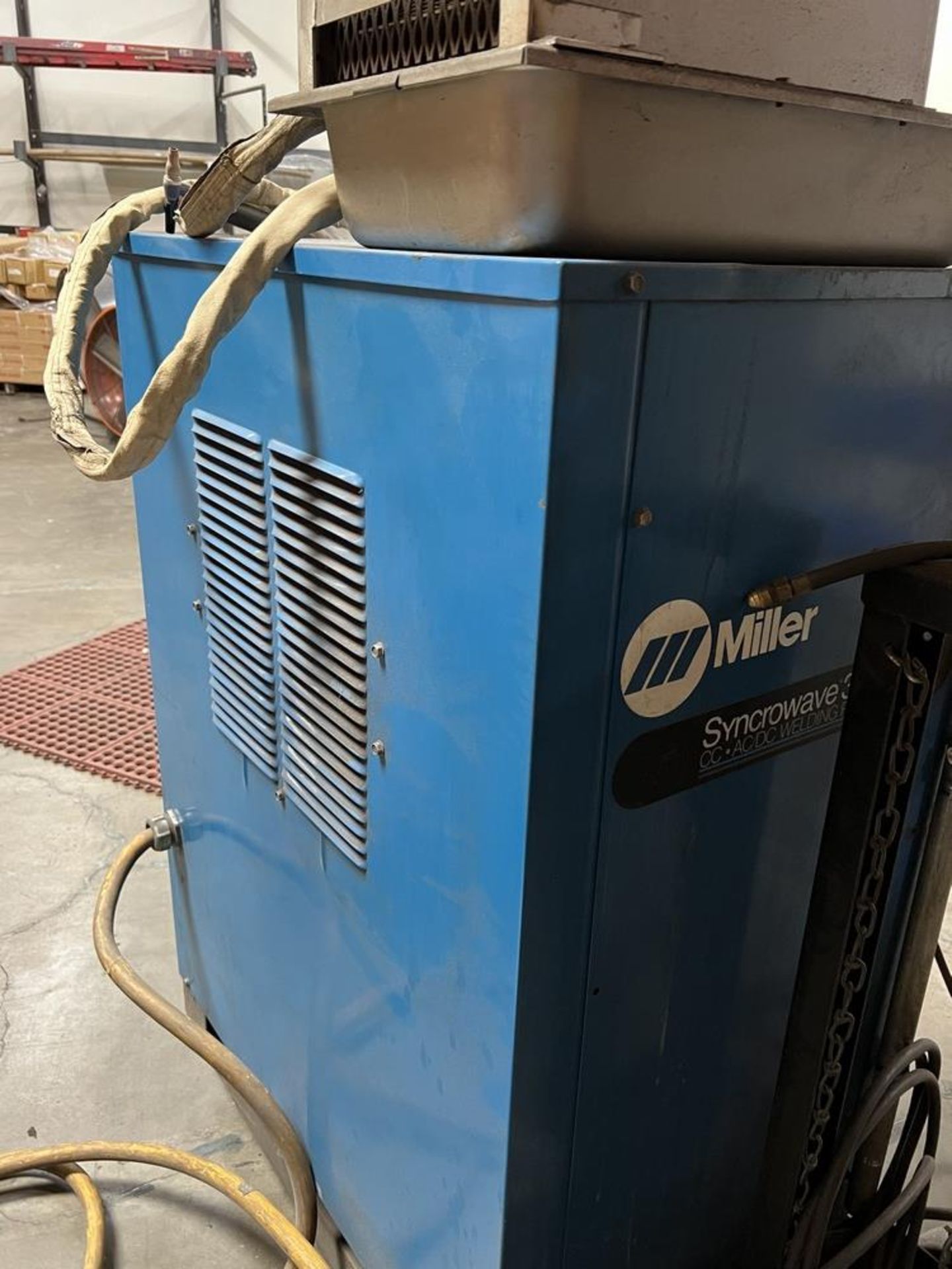 Miller Syncrowave 350 With Chiller & Welding Gun & Foot Pedal - Image 8 of 10