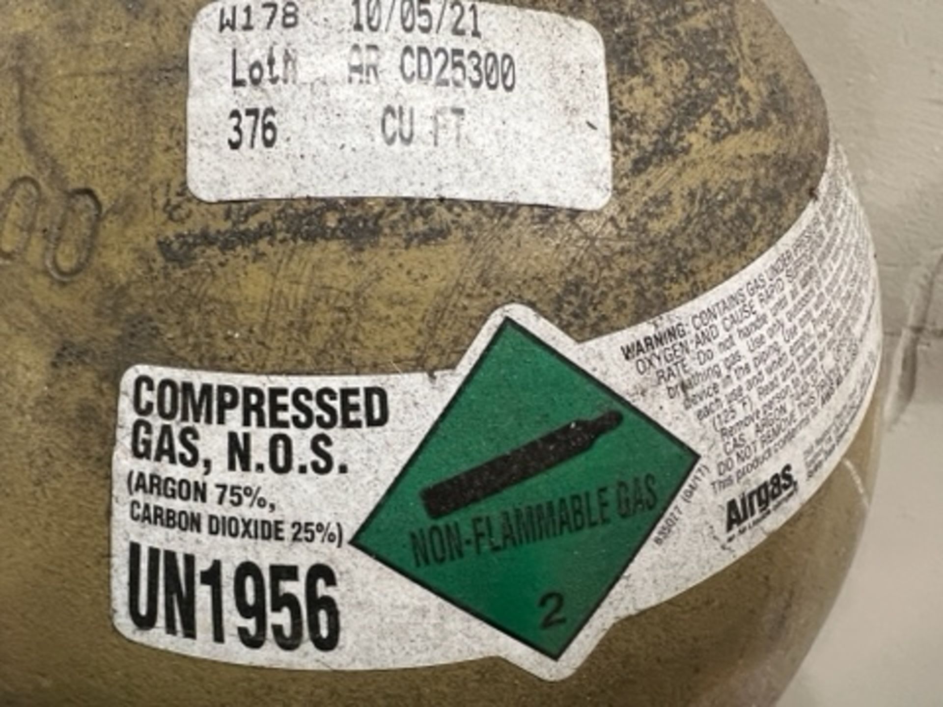 (2) Gas Cylinders Compressed Gas N.O.S. 75% Argon 25% Carbon Dioxide & 25% Helium & Balance Argon - Image 3 of 5