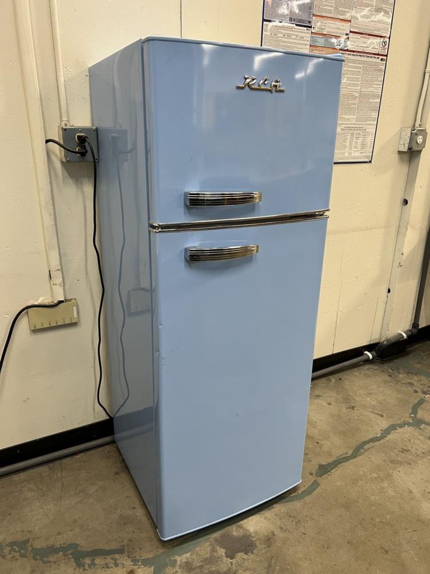 Small RCA Vintage Style Fridge/Freezer