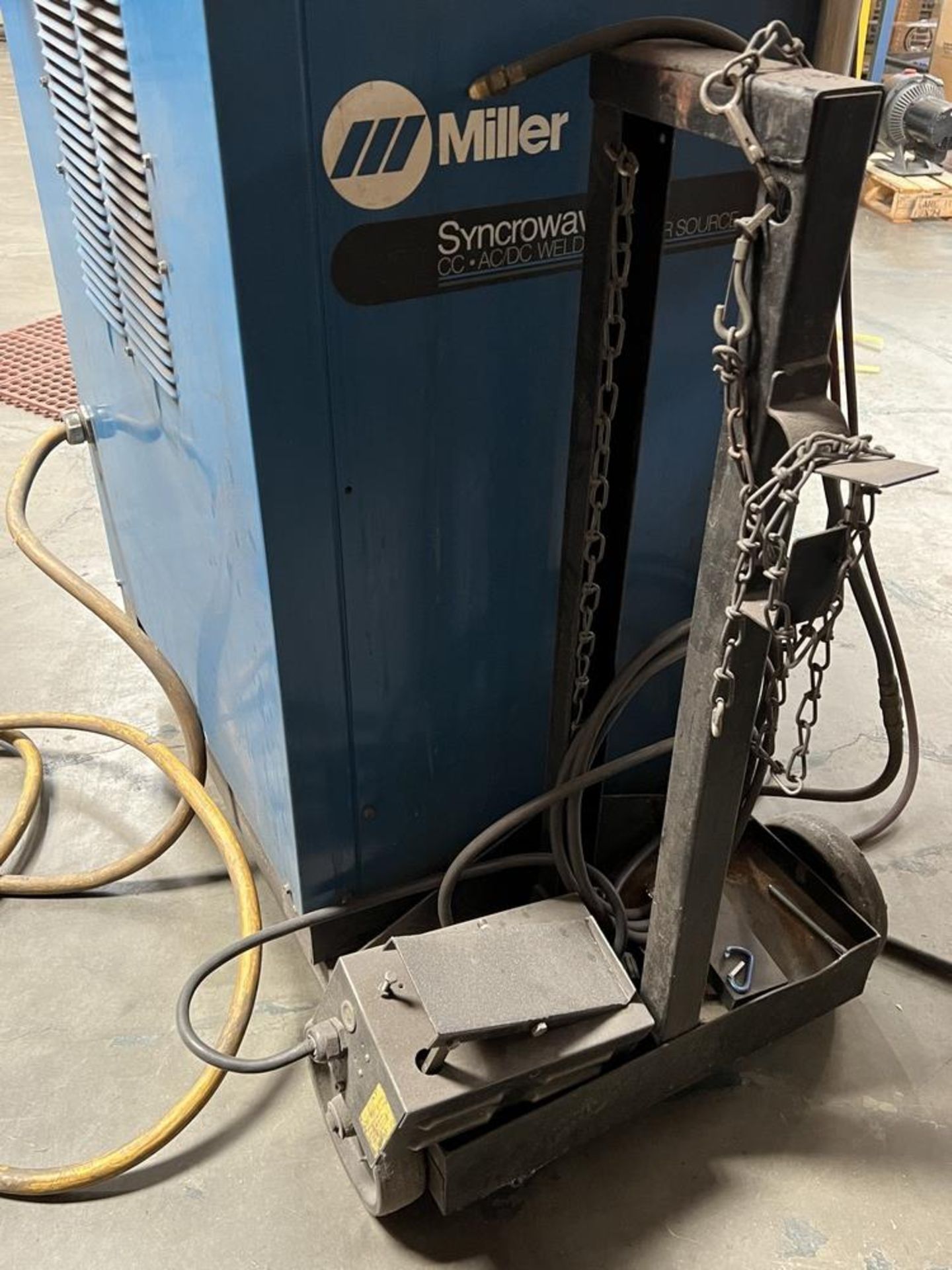 Miller Syncrowave 350 With Chiller & Welding Gun & Foot Pedal - Image 6 of 10