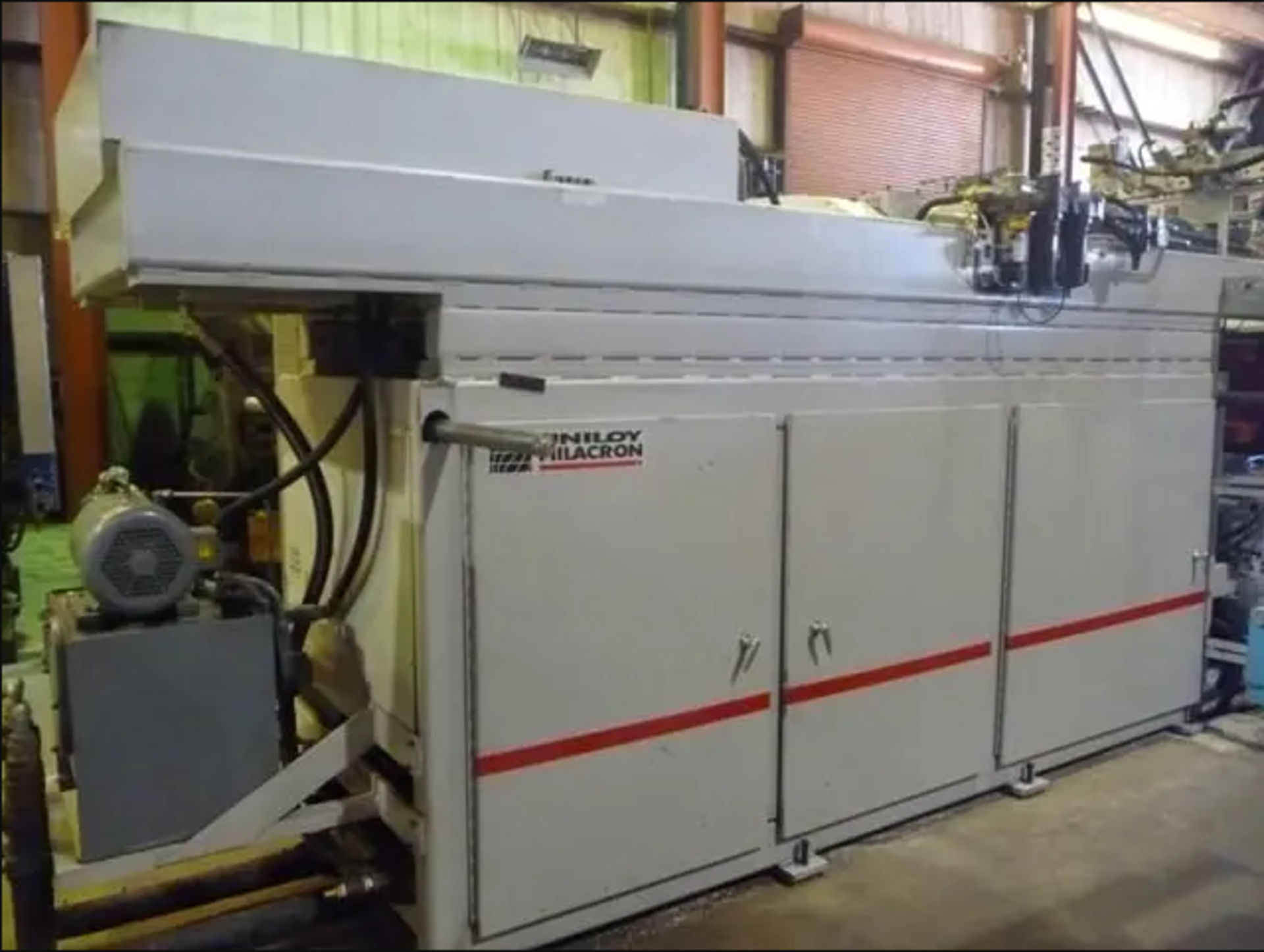 2005 Uniloy R2000, Blow Molder with (2) Heads - Image 2 of 18