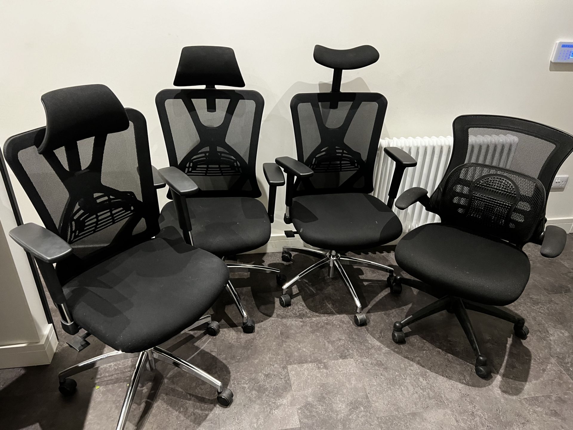 4 x mesh back Computer swivel chairs