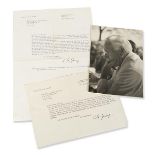 Carl Gustav Jung, 2 masch. Briefe mit Unterschrift und 1 Porträtfotografie. Küsnacht-Zürich 1961.