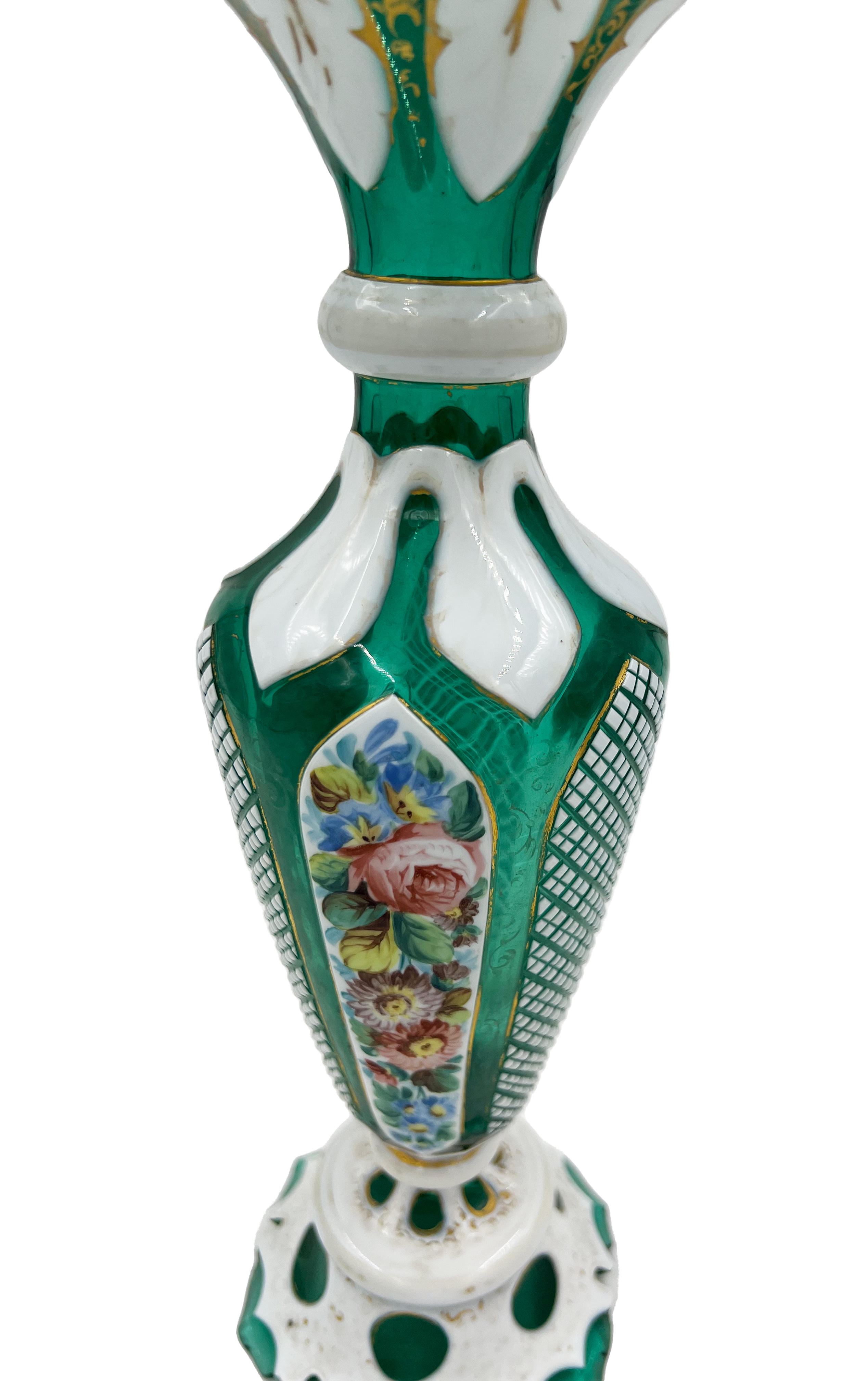 GREEN AND WHITE BOHEMIAN FLASHED GLASS VASE, 19TH CENTURY - Image 4 of 7