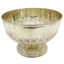 A LARGE SILVER ROSE/PUNCHBOWL WITH HALF FLUTING DECORATION, LONDON, 1899