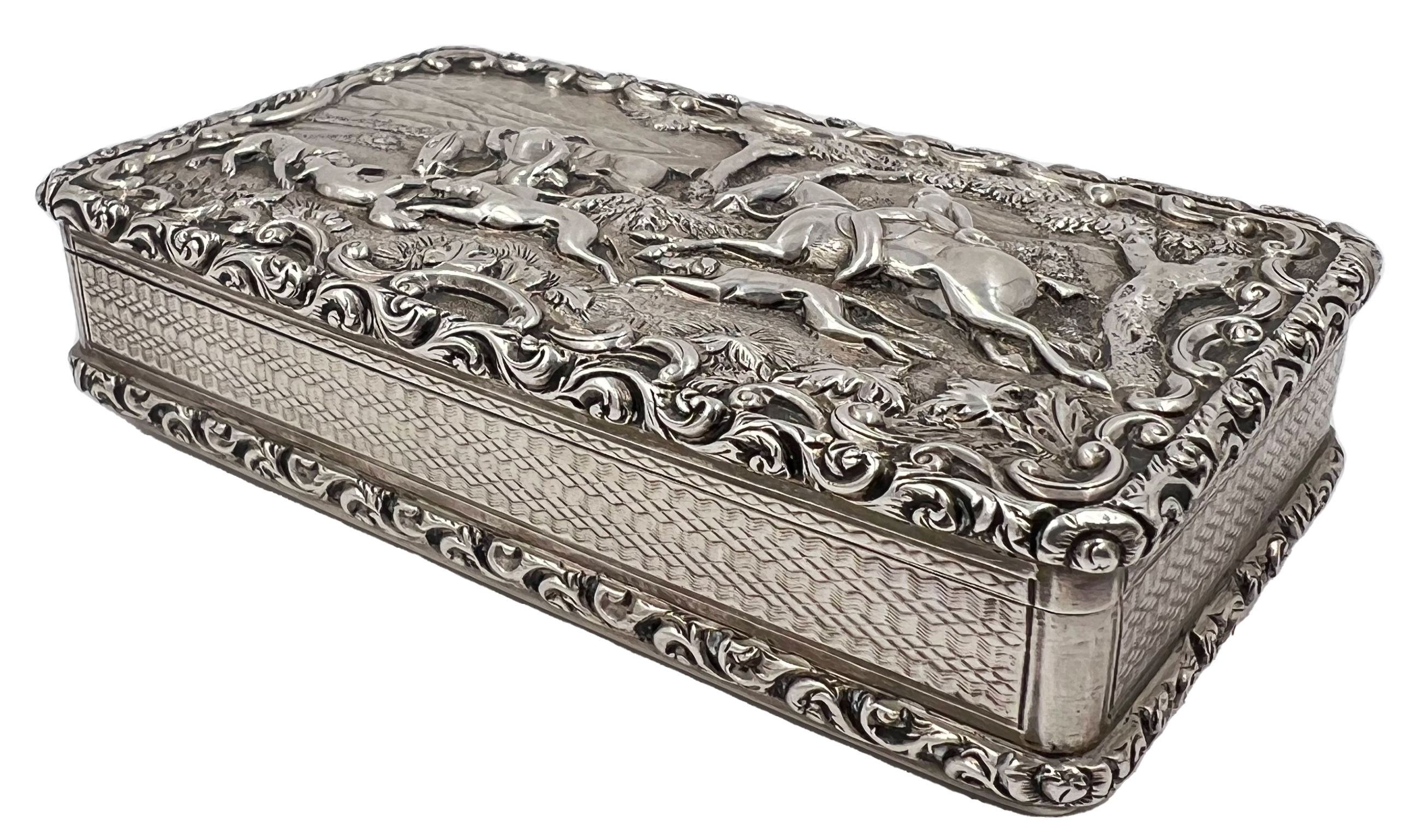 A LARGE SOLID SILVER SNUFF BOX WITH OUTSTANDING DECORATION, BIRMINGHAM, TAYLOR & PERY, 1830 - Image 3 of 6