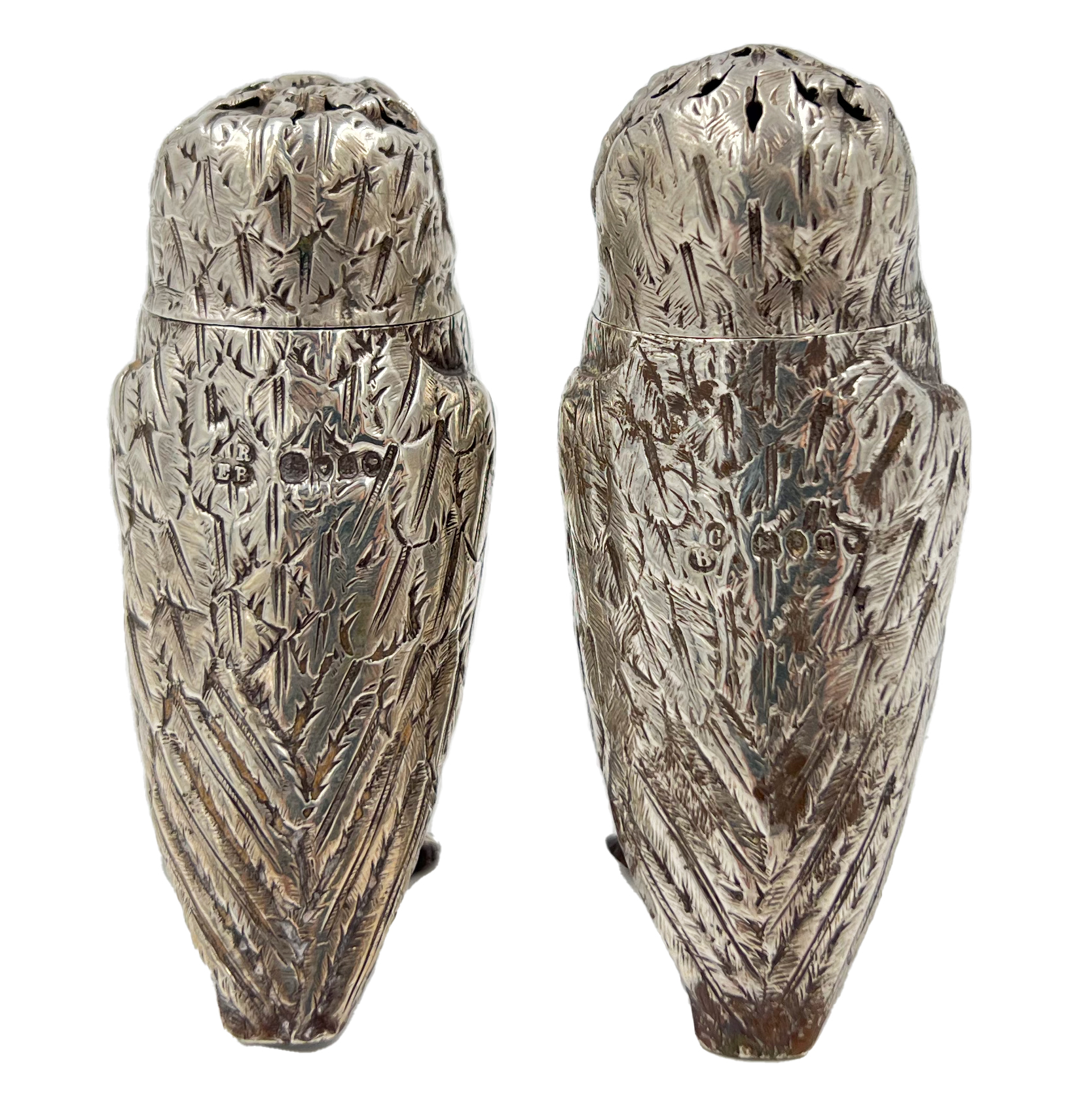 A FINE CASED MATCHED PAIR OF SILVER OWL SALT AND PEPPER POTS, LONDON, 1865/68 - Image 4 of 7