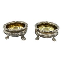 PAIR OF VICTORIAN ANTIQUE CAULDRON SILVER SALTS, LONDON, 1833, BARNARD BROTHERS