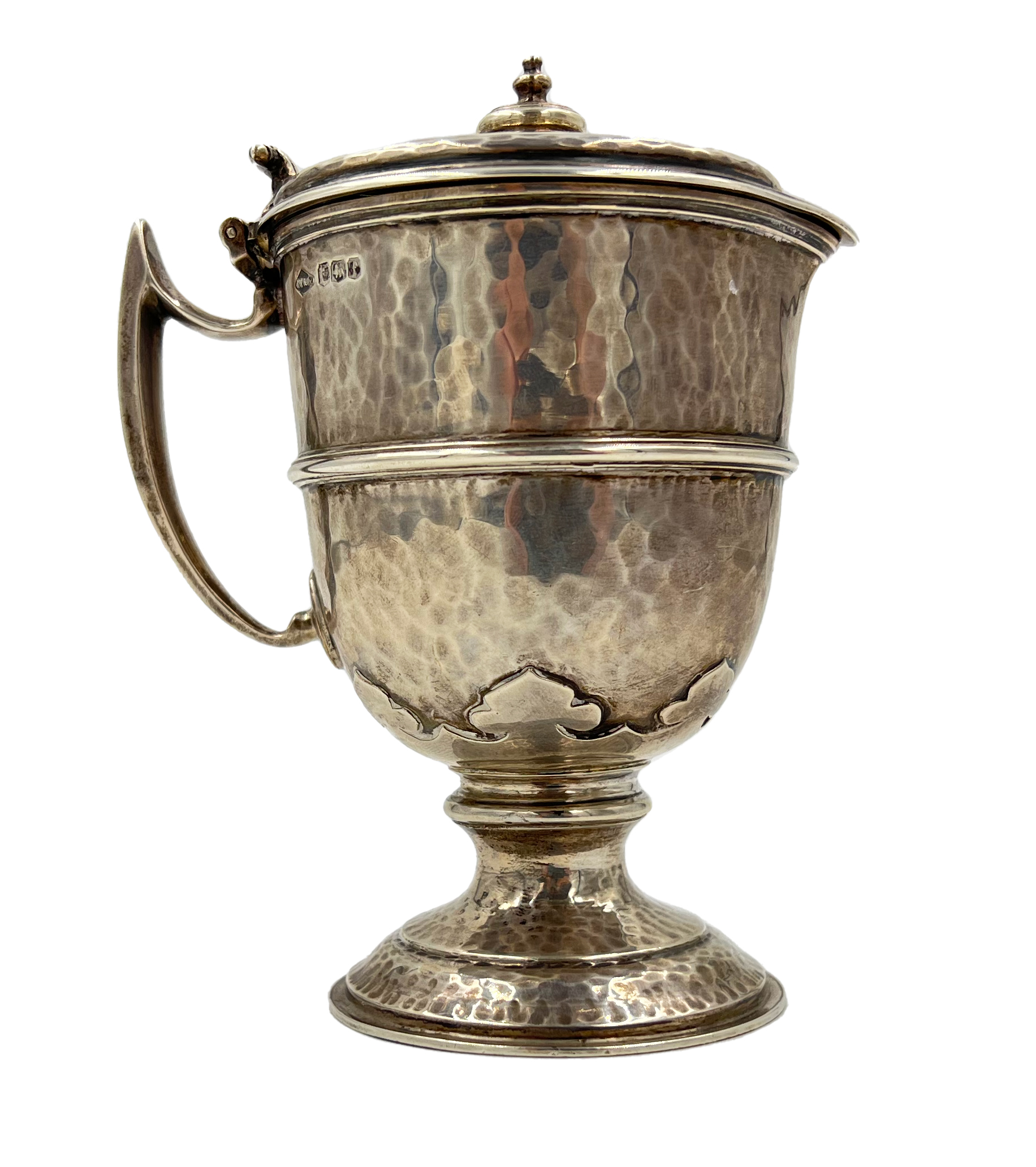 A SMALL VICTORIAN HAMMERED SILVER LIDDED FLAGON WITH A YACHTING INTEREST ENGRAVING - Image 5 of 6