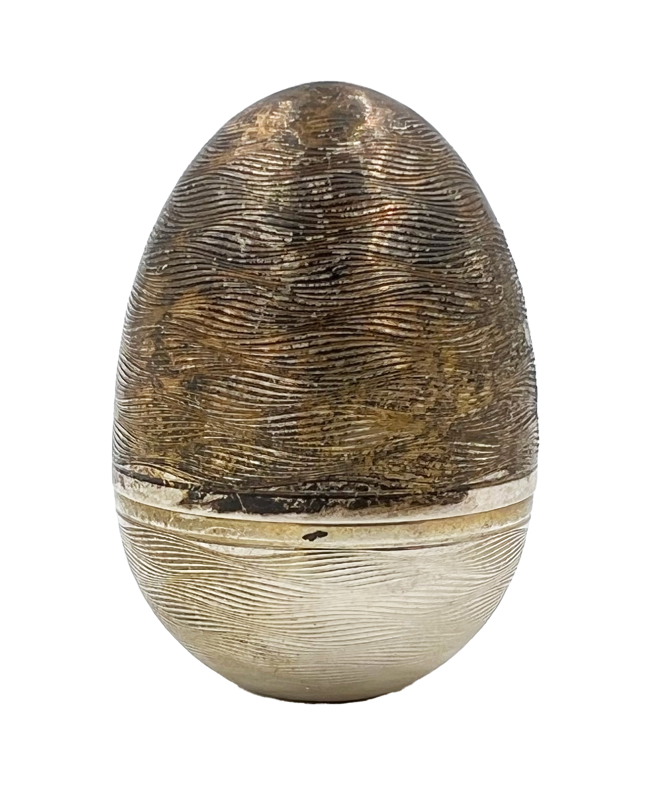 A NICHOLAS PLUMMER SILVER SURPRISE EGG THAT OPENS TO REVEAL DAISIES, LONOND, NICHOLOS PLUMMER, 2004 - Image 2 of 5