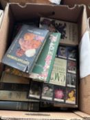 Mixed lot of gardening interest books, approx 20 in total (209)