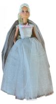 Sindy Bride (Vivid Imaginations, 1990s) In white bridal gown with pink bow detail, with net veil and