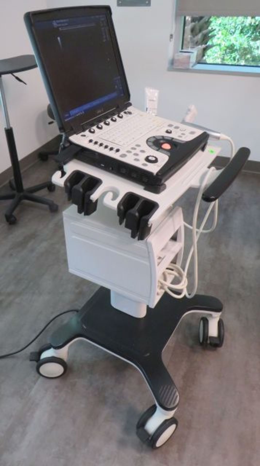 GE LOGIQ e Ultrasound, with L4-12T transducer - Image 3 of 4