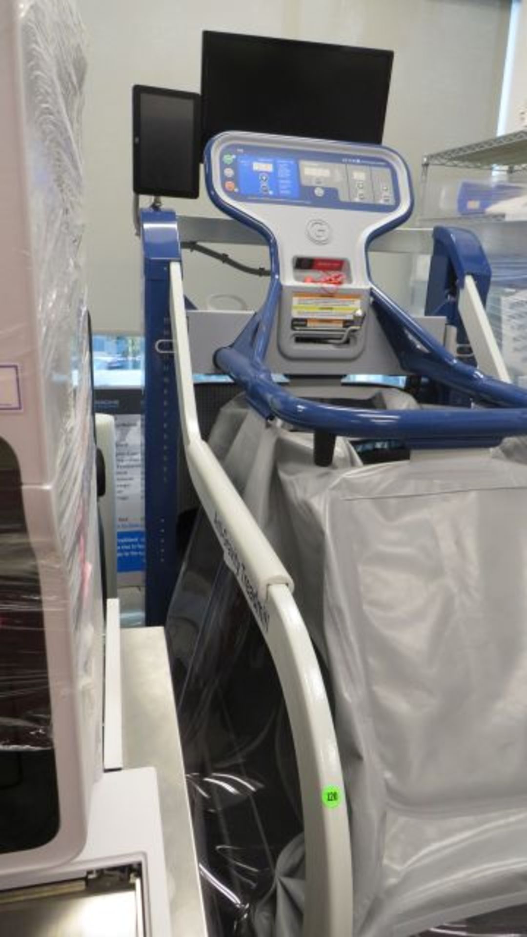 Anti-Gravity Treadmill, ALTER G F320, 9 pair of pants, XS, S, M (2), L (2), XL, XXL, 3X - Image 3 of 7