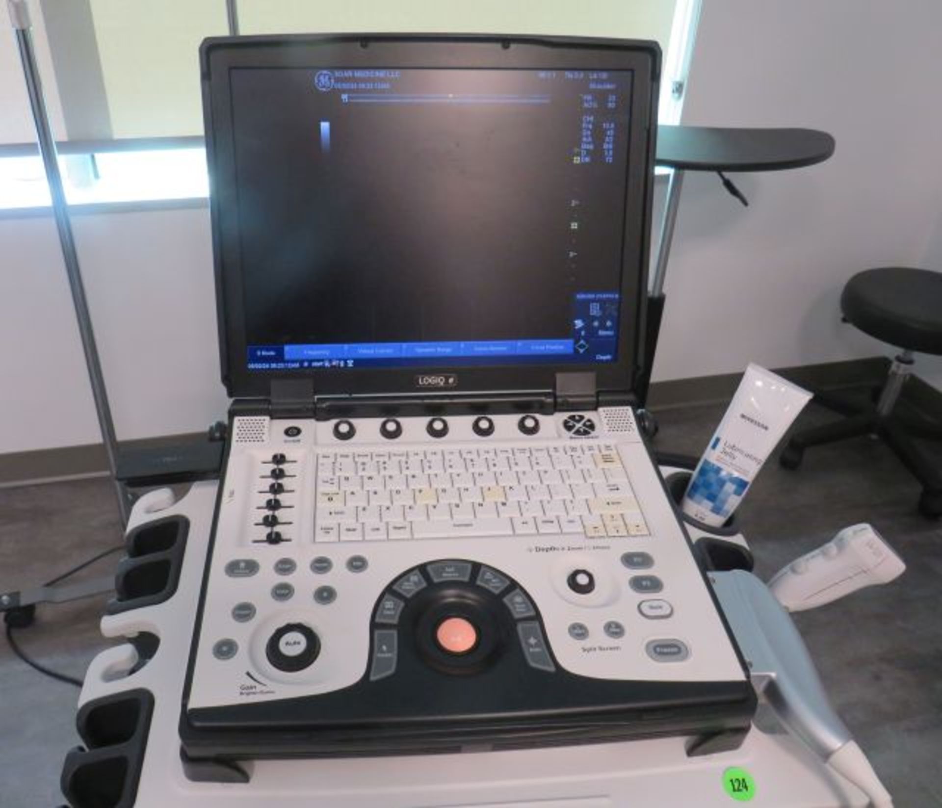 GE LOGIQ e Ultrasound, with L4-12T transducer - Image 2 of 4