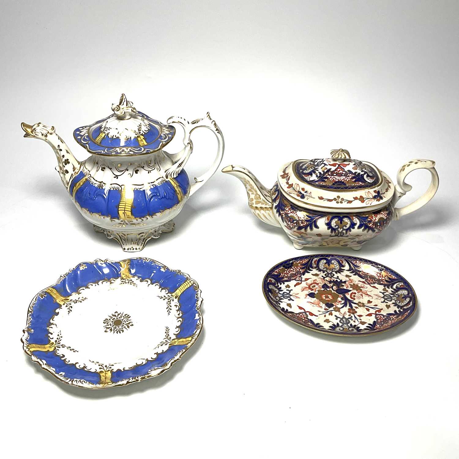 A Barr Flight and Barr period Worcester teapot and stand, circa 1810, oval form decorated with a - Image 2 of 4