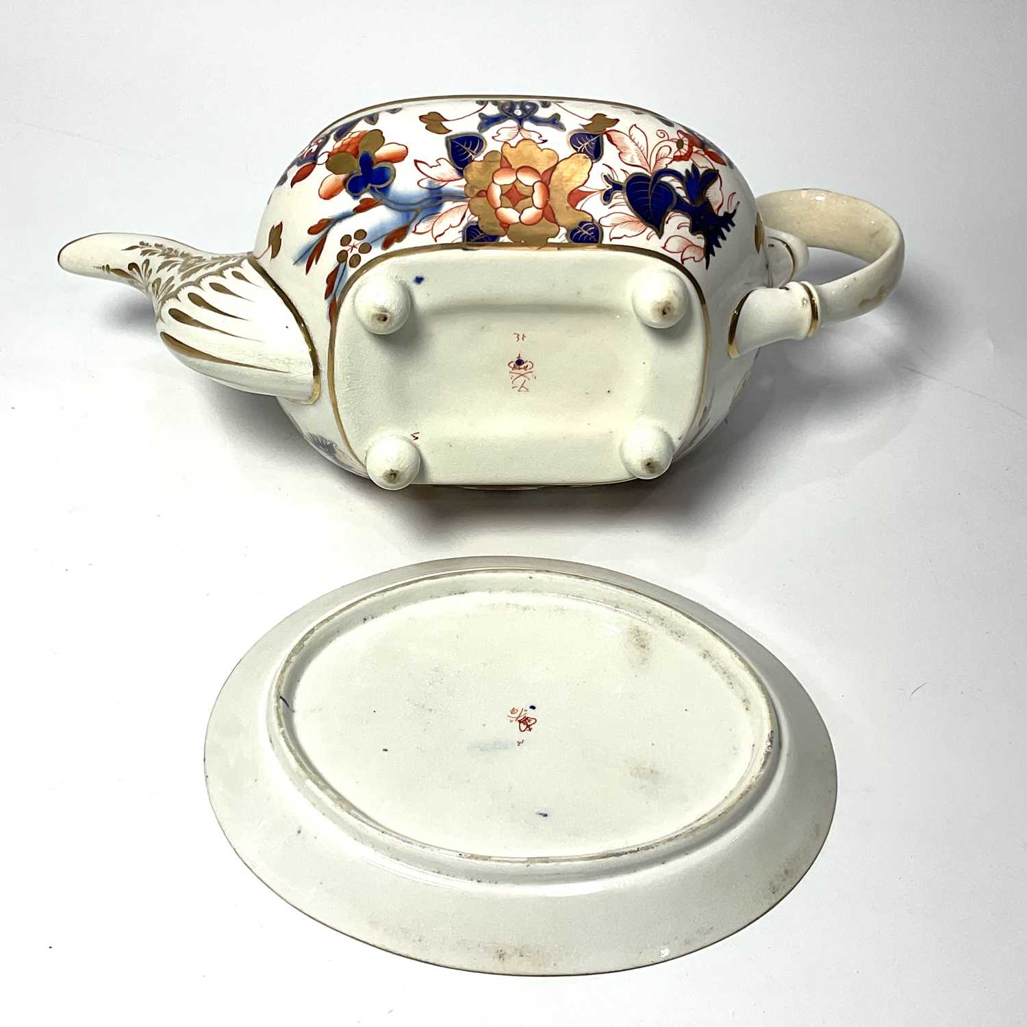 A Barr Flight and Barr period Worcester teapot and stand, circa 1810, oval form decorated with a - Image 3 of 4