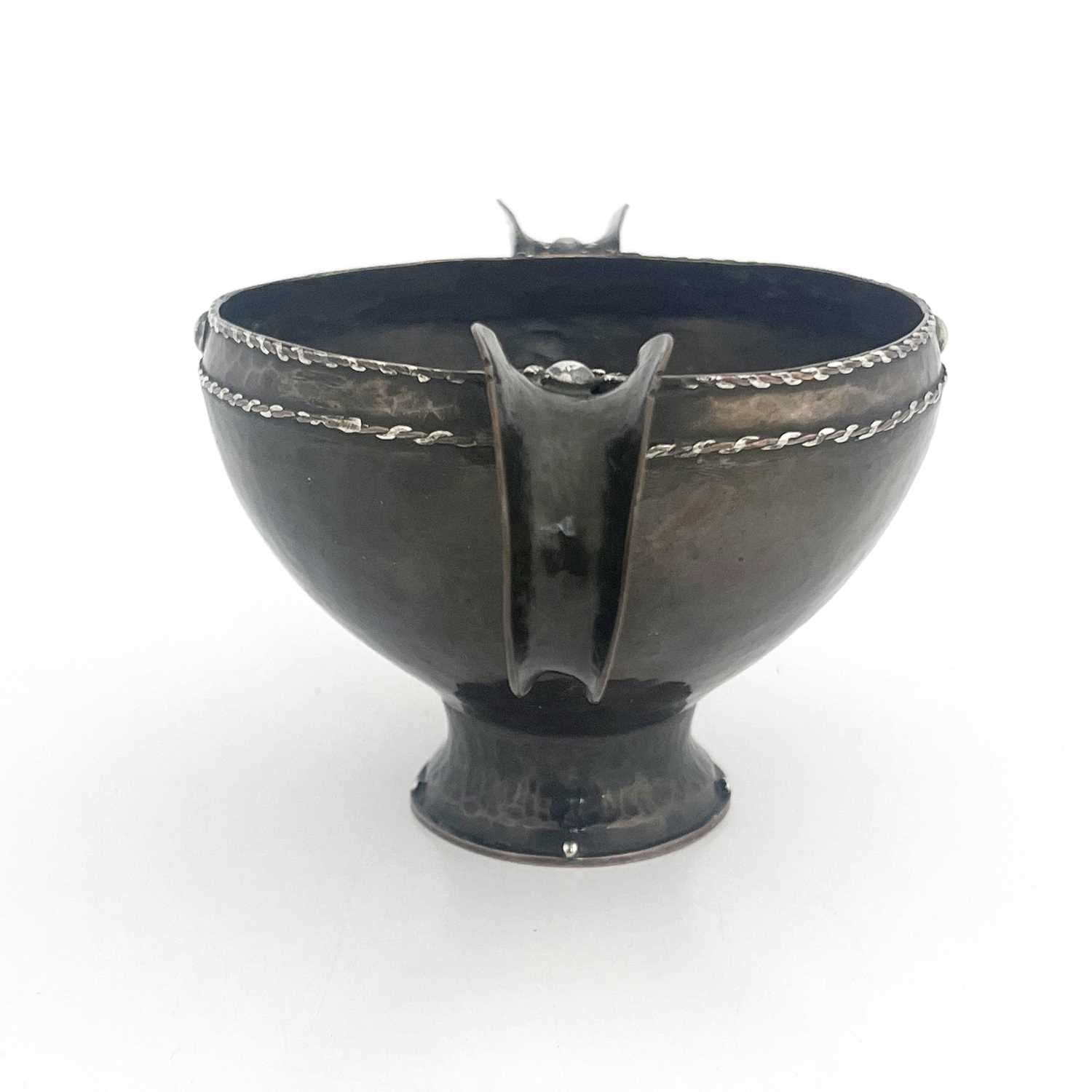 An Arts and Crafts copper and silver twin handled bowl, planished footed form with mixed metal - Image 5 of 7
