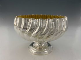 A Victorian silver pedestal bowl, the body of fluted form, with wrythen decoration, with a vacant