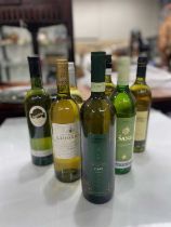A collection of white wine to include 2004 Gavi, Sauvignon, 2004 Pinot Grigio and 2001 Sanz Rueda