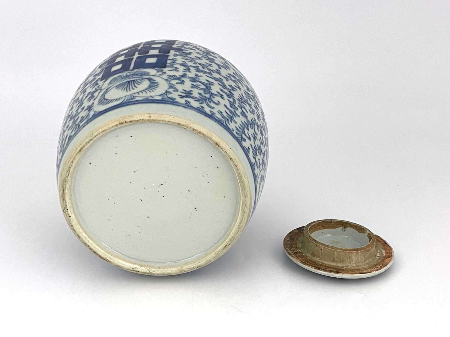 A Chinese blue and white 'marriage' ginger jar and ceramic cover, Qing Dynasty, painted characters - Image 5 of 5