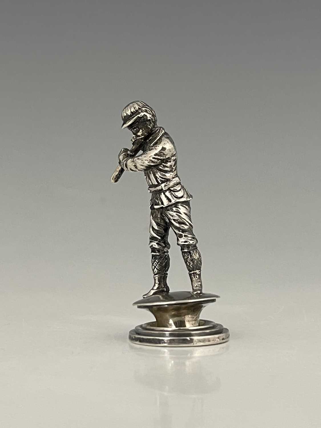 A Victorian silver figure, cast and modelled as a figure in hunting dress, possibly continental in - Bild 2 aus 6