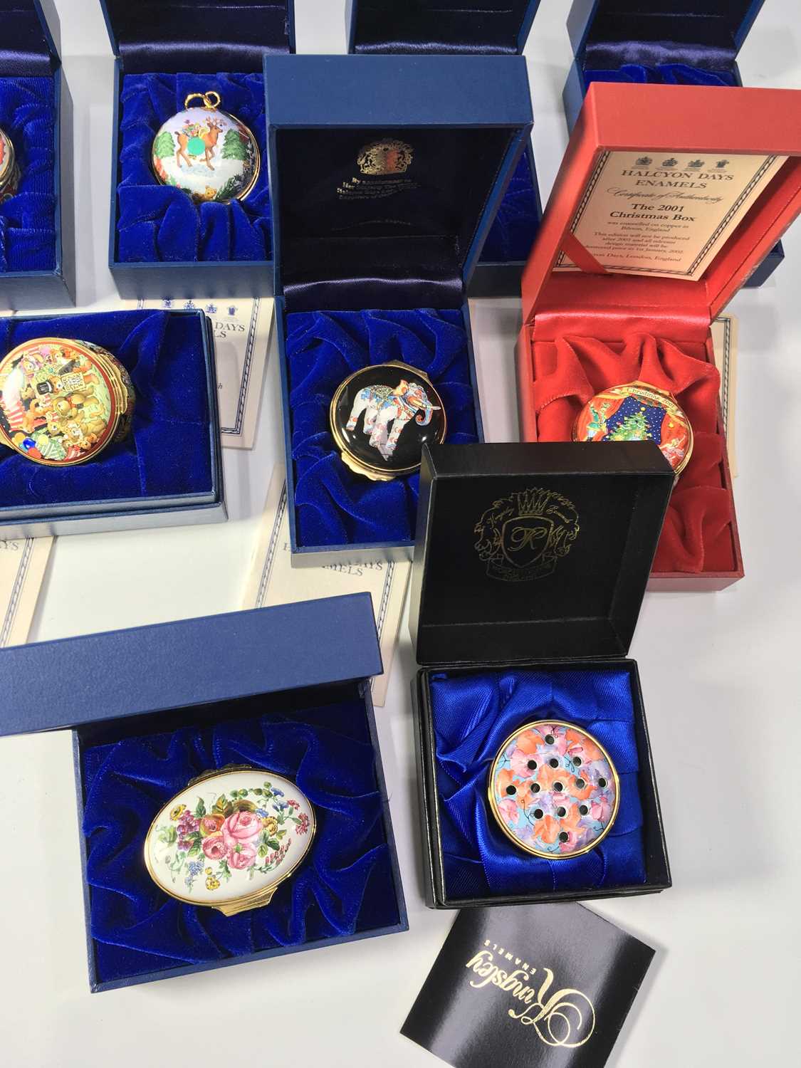 Nine Halcyon Days enamelled trinket/patch boxes, various forms and designs including commemorative - Image 4 of 5