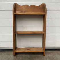 An open-back bookshelf, fitted three shelves H: 46 cm D: 14.5 cm H: 76.5 cm