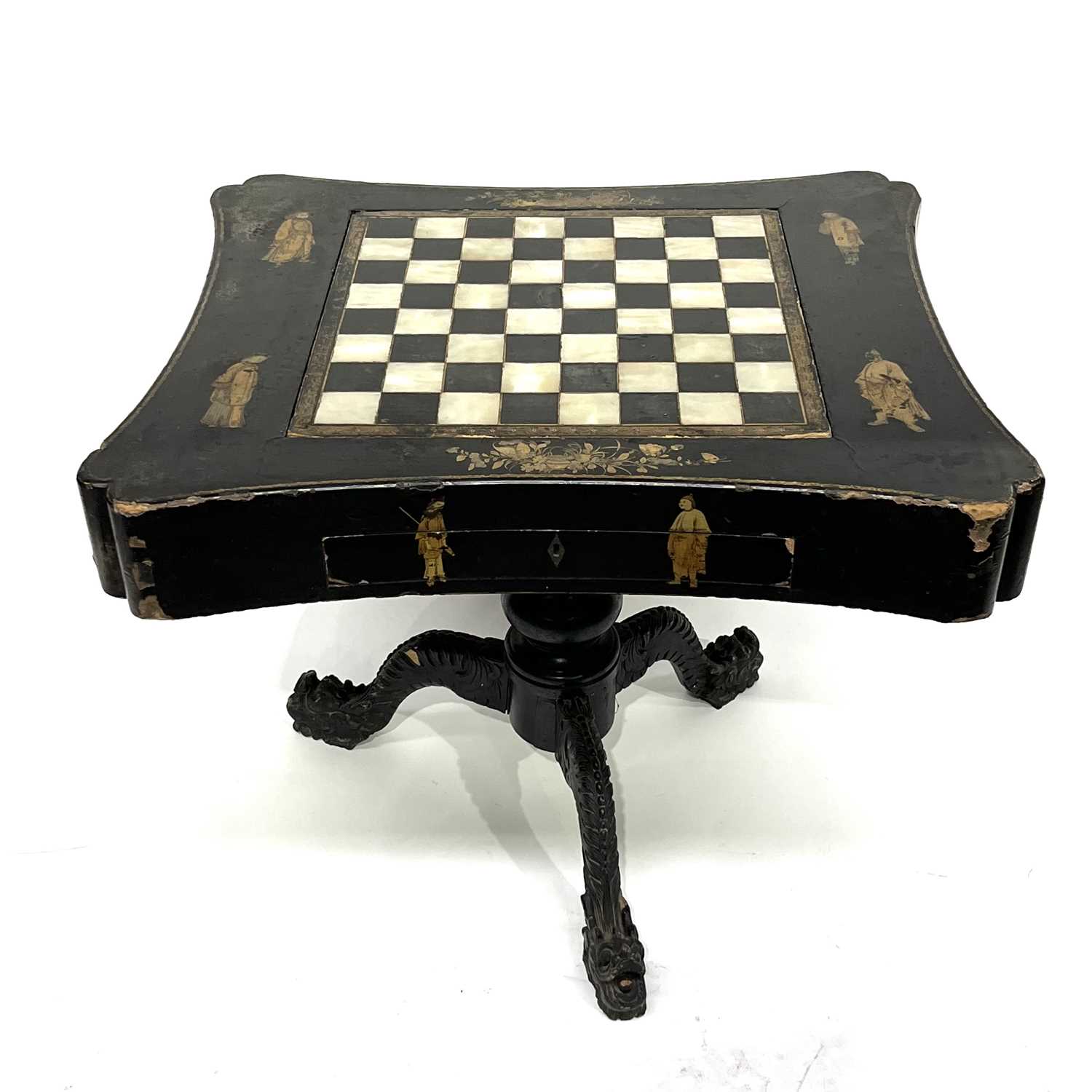 A Chinese black lacquered and gilt games table, Qing Dynasty, inverted top decorated with gilt - Bild 2 aus 7