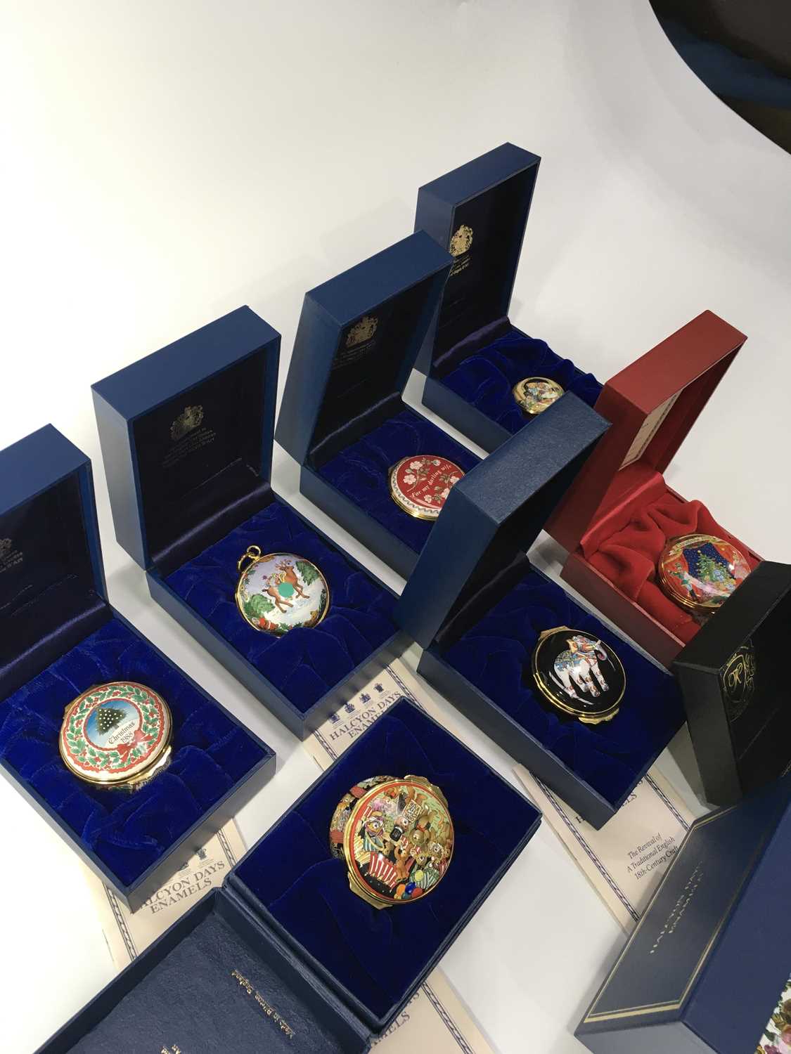 Nine Halcyon Days enamelled trinket/patch boxes, various forms and designs including commemorative - Image 2 of 5