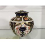 A Royal Crown Derby Imari pattern pot pourri jar and cover, lobed ovoid form, circa 1913, pattern