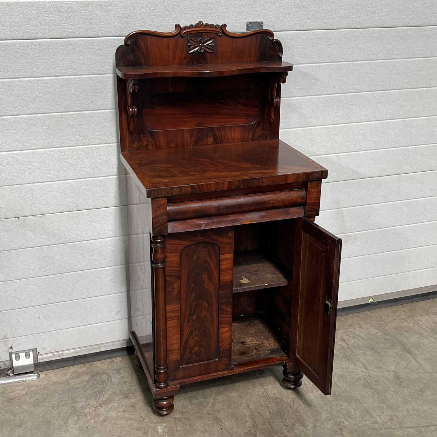 A mahogany chiffonier, fitted single drawer above cupboard doors W: 60.5 cm D: 42.5 cm H: 131 cm - Image 2 of 3