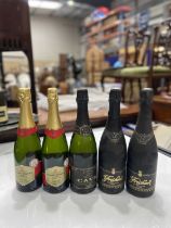 A collection of Cava including 2x bottles of Freixenet, 2x bottles of Marques de Monistrol vintage