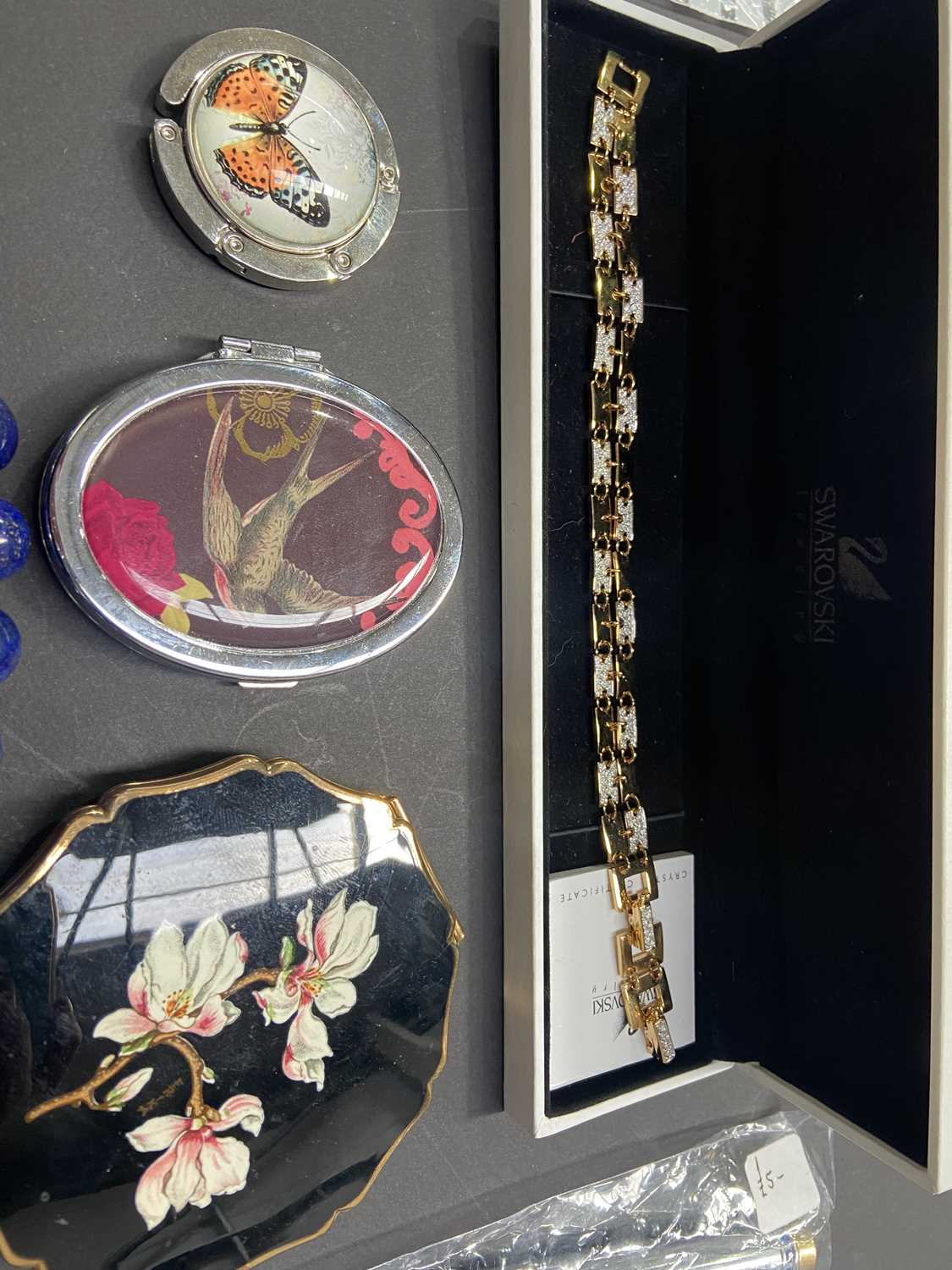 Quantity of costume jewellry to include Swarovski, semi-precious stones, coloured pearls etc. - Image 2 of 4