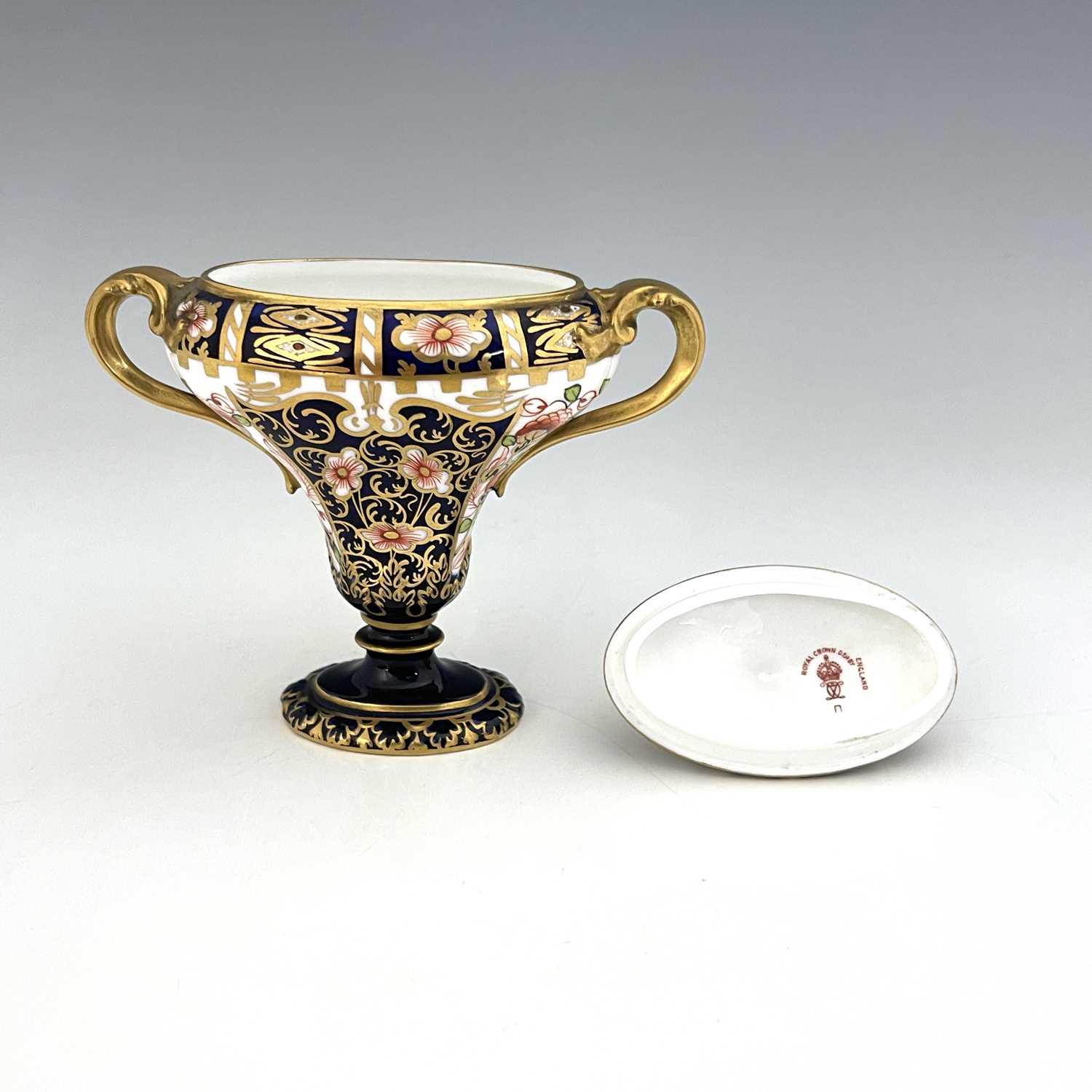 A collection of Royal Crown Derby Imari plates and a pedestal twin handled vase and cover, early - Image 3 of 5
