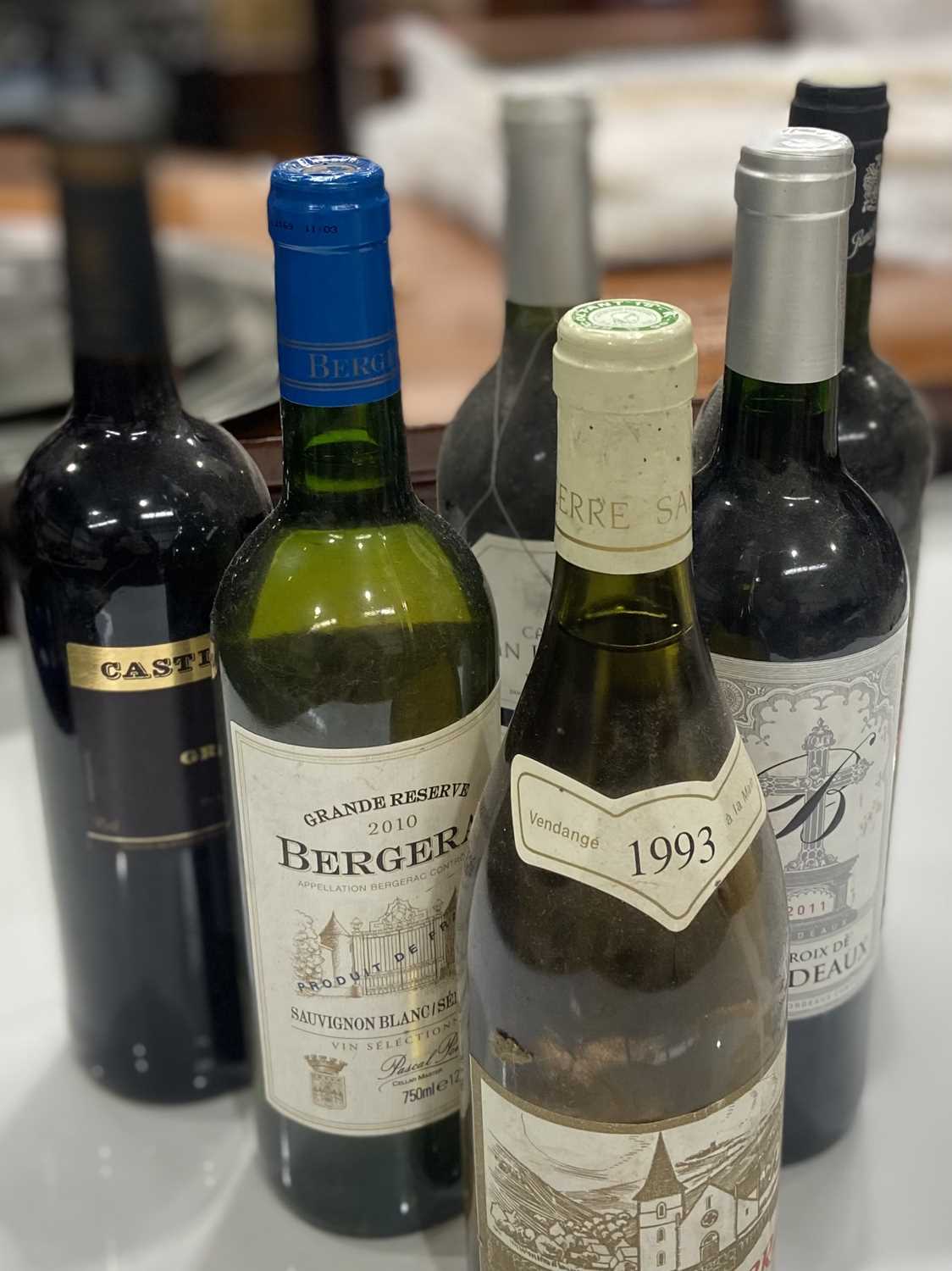 A collection of red and white wine, including 1993 Sancerre, 2007 Gran Reserva Valencia, 2001 Rioja, - Image 3 of 3