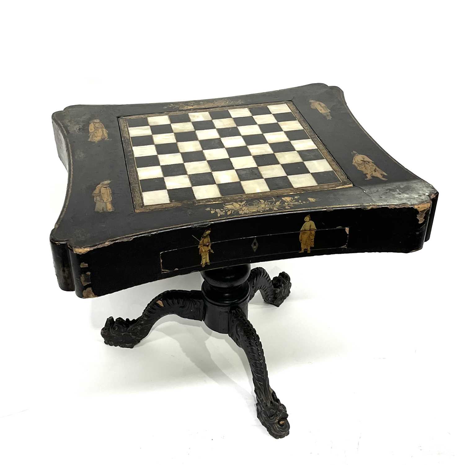 A Chinese black lacquered and gilt games table, Qing Dynasty, inverted top decorated with gilt - Bild 6 aus 7