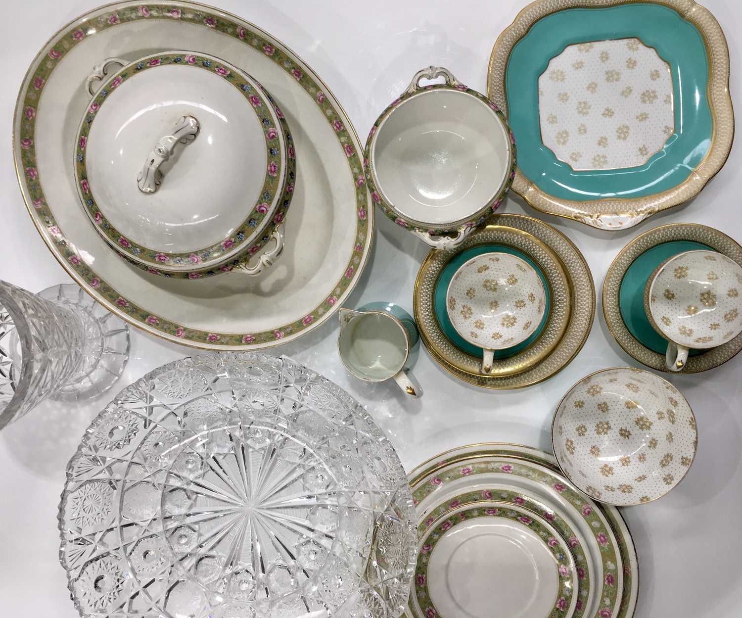 A Collection of late Victorian British tea and dinner ware including a Palladin China part tea - Image 3 of 9