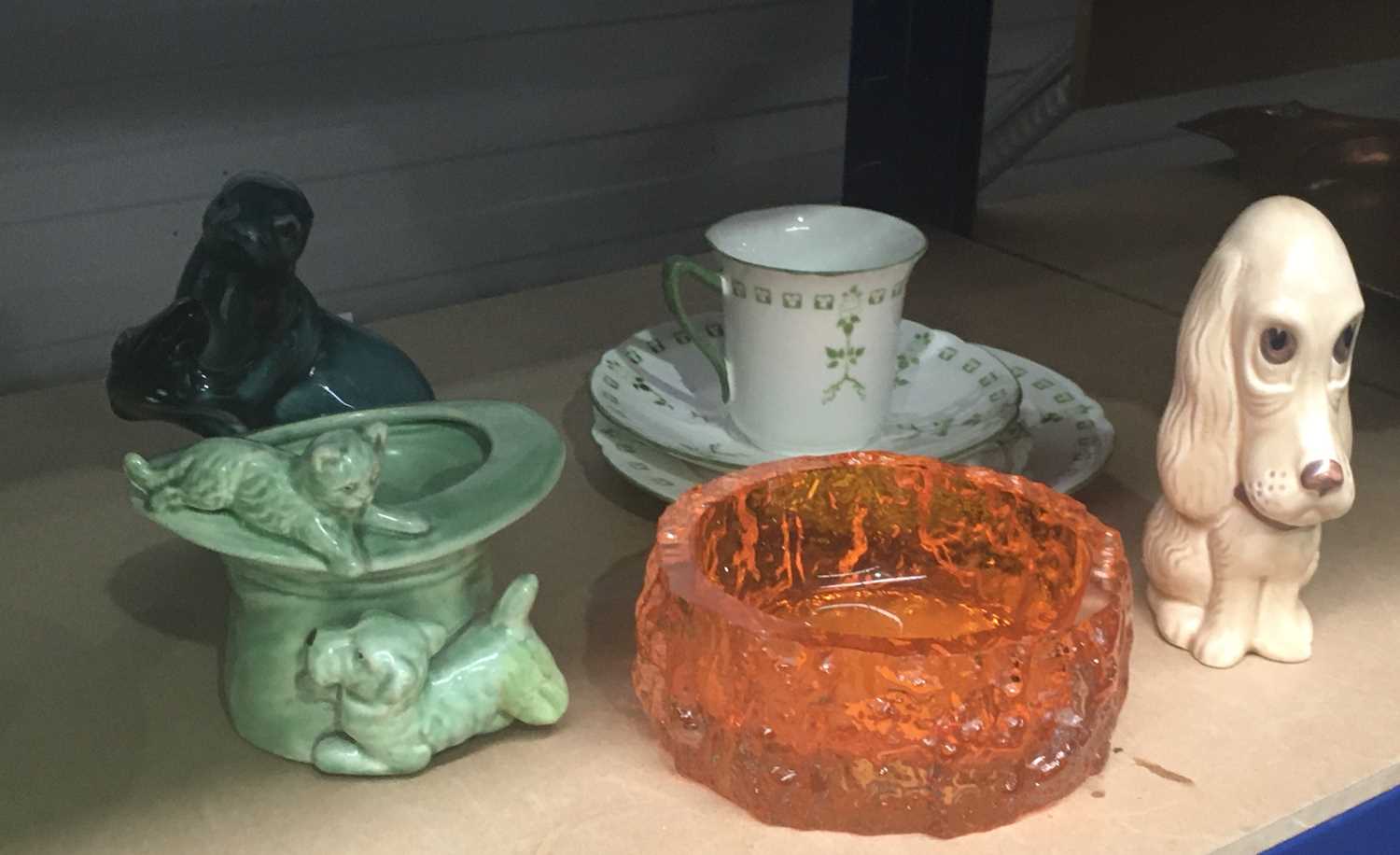 A Whitefriars orange glass bark effect ashtray, a Sylvac pot modelled as a top hat with cat and