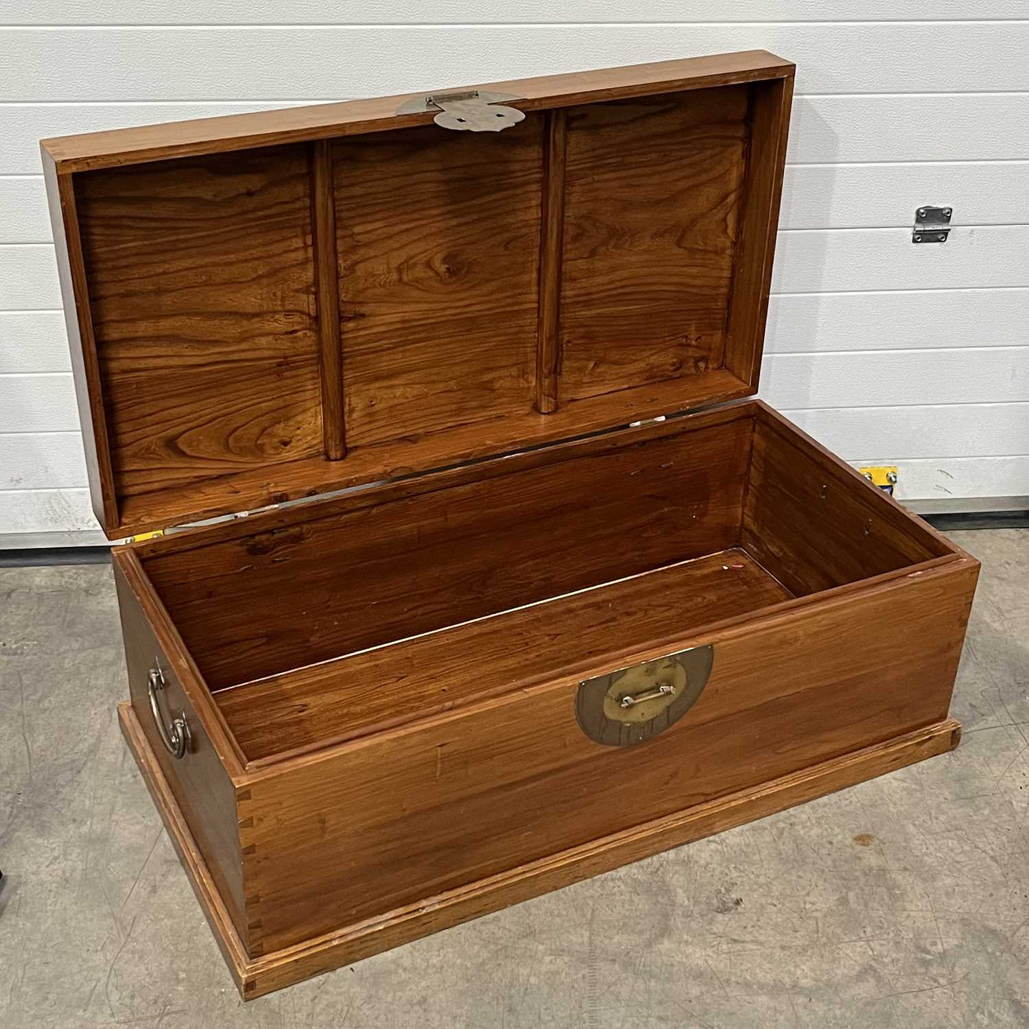 A Chinese-style chest, with a brass hasp and handles W: 120 cm D: 60 cm H: 46 cm - Image 2 of 3