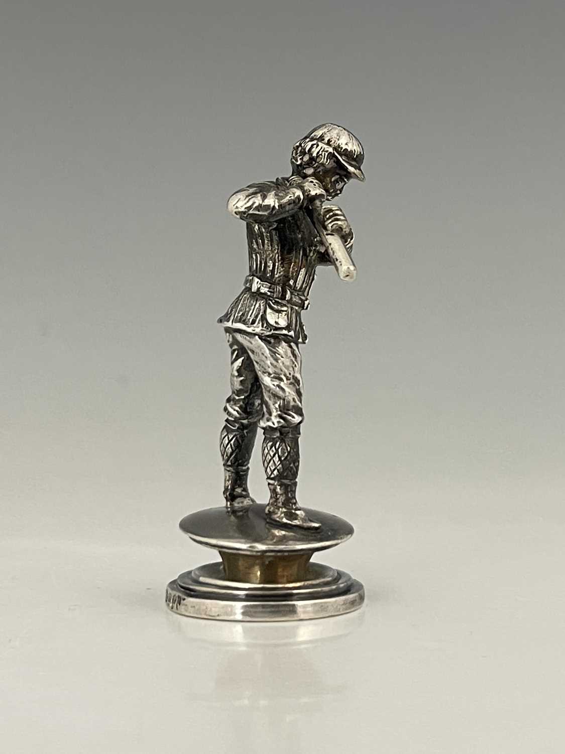 A Victorian silver figure, cast and modelled as a figure in hunting dress, possibly continental in - Bild 4 aus 6