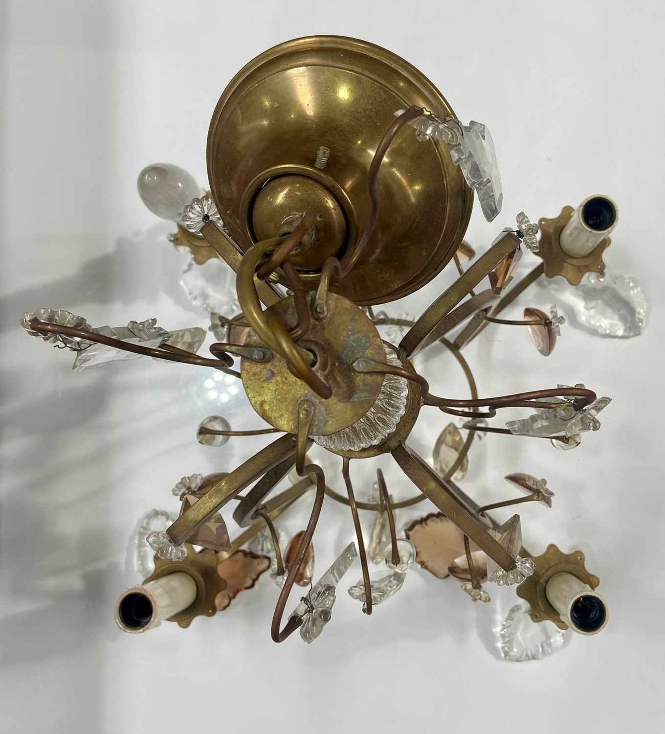 A gold metal chandelier with smoked and clear glass drops with shades - Image 2 of 5