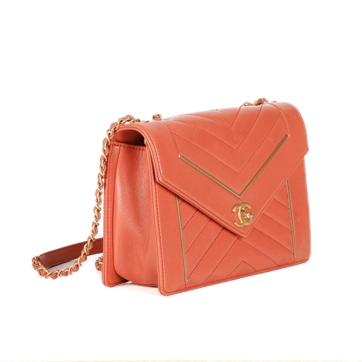 Chanel, a Reversed Chevron Envelope Flap handbag, crafted from peach lambskin leather, with - Image 3 of 4