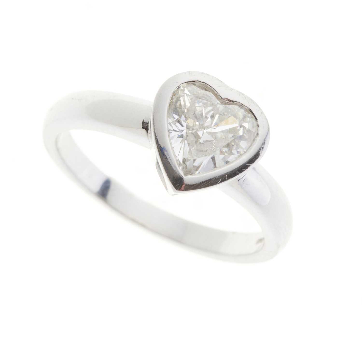 A platinum heart-shape diamond single-stone ring - Image 3 of 4