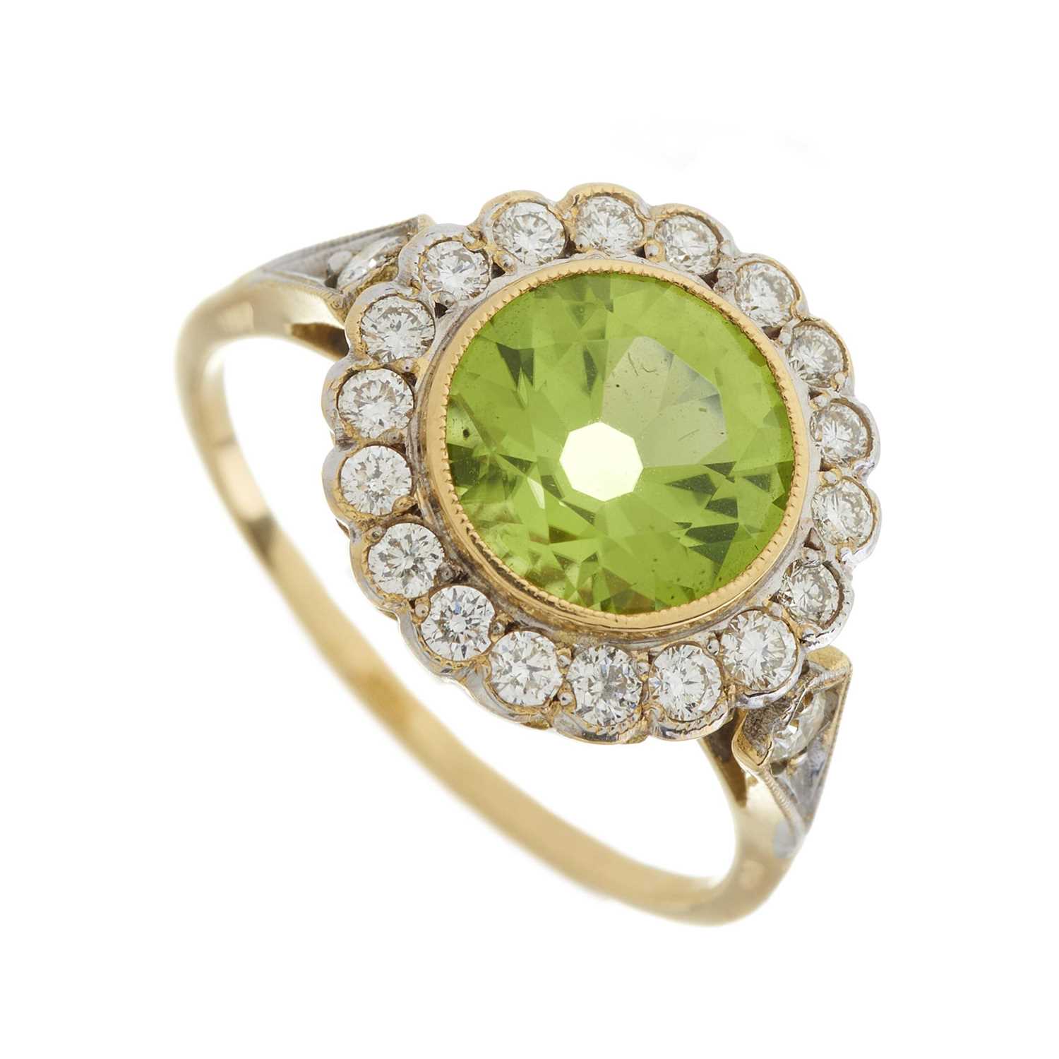 An 18ct gold peridot and diamond cluster ring - Image 3 of 3