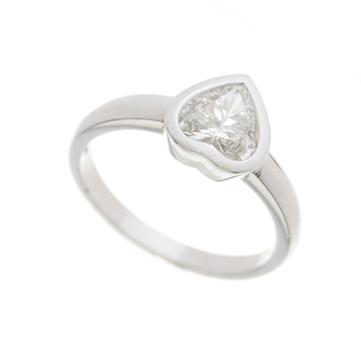 A platinum heart-shape diamond single-stone ring - Image 4 of 4