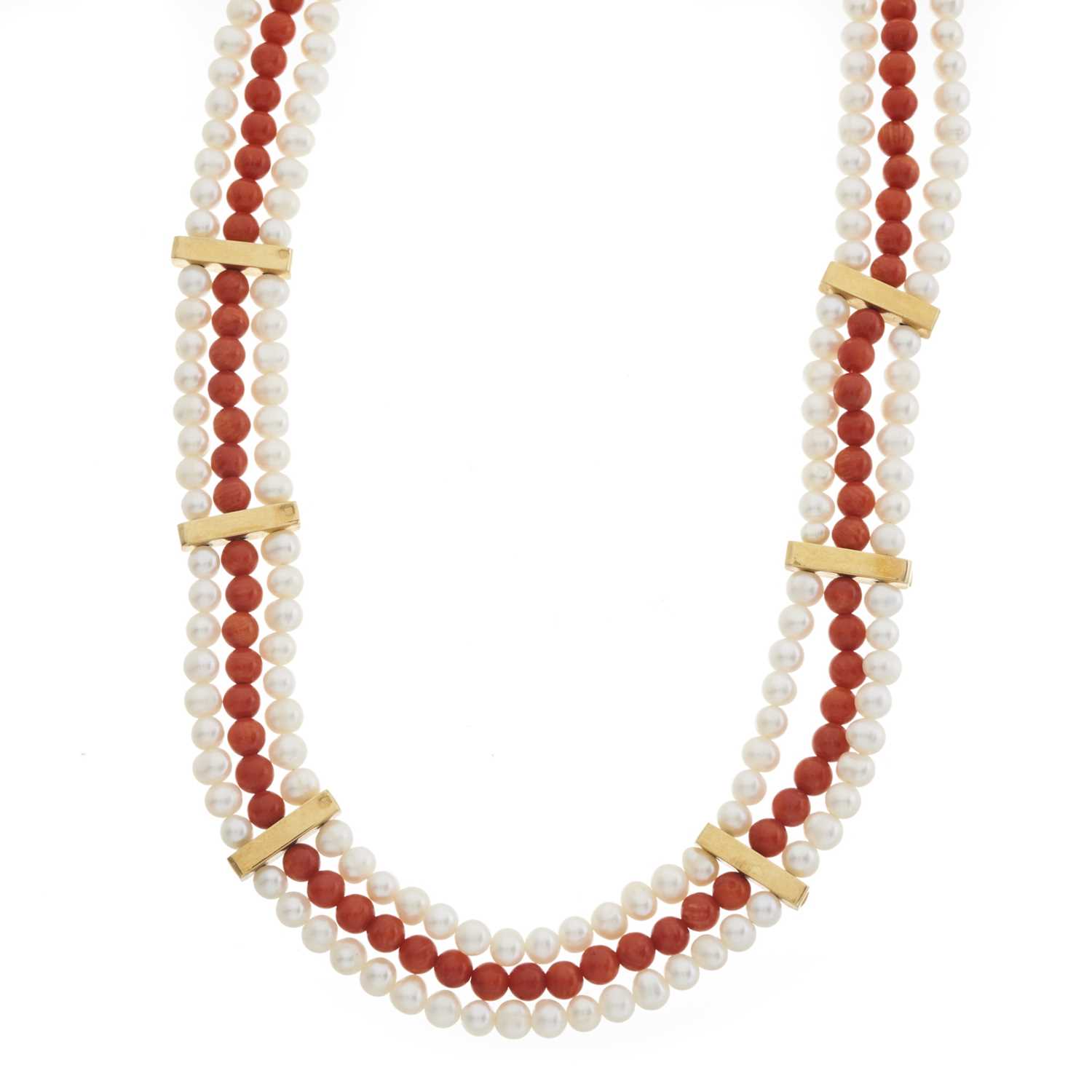 A set of 18ct gold coral and pearl jewellery - Image 3 of 5