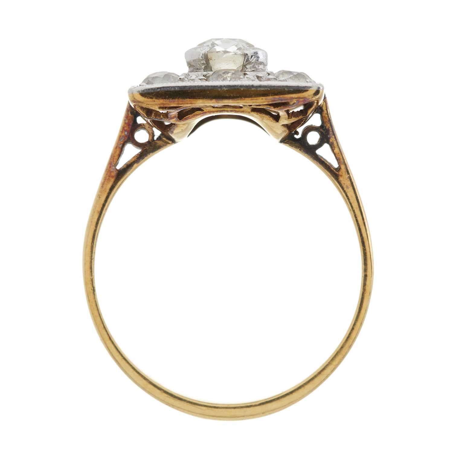 An early 20th century diamond cluster ring - Image 2 of 3