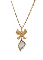 An 18ct gold pearl pendant, with chain