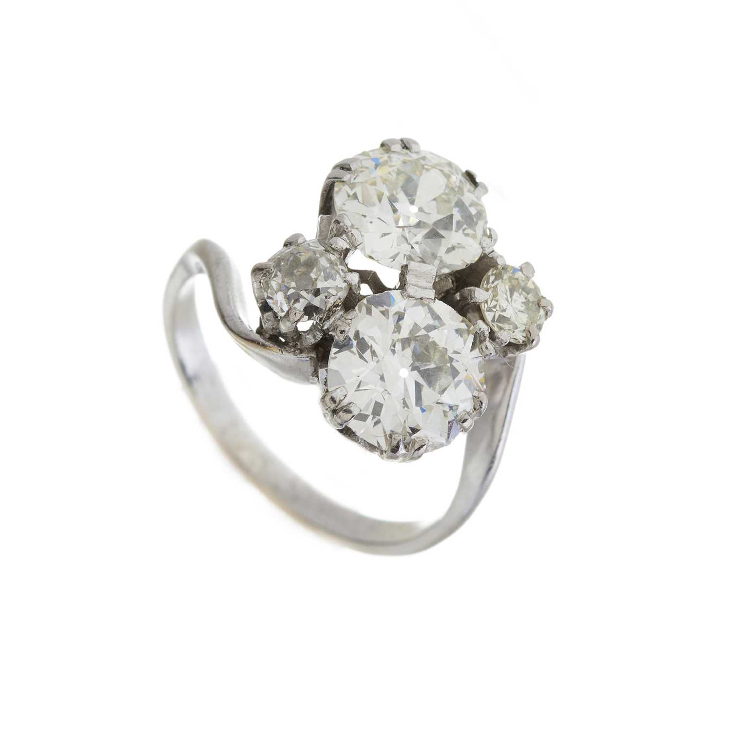 An early 20th century old-cut diamond crossover ring - Image 3 of 3
